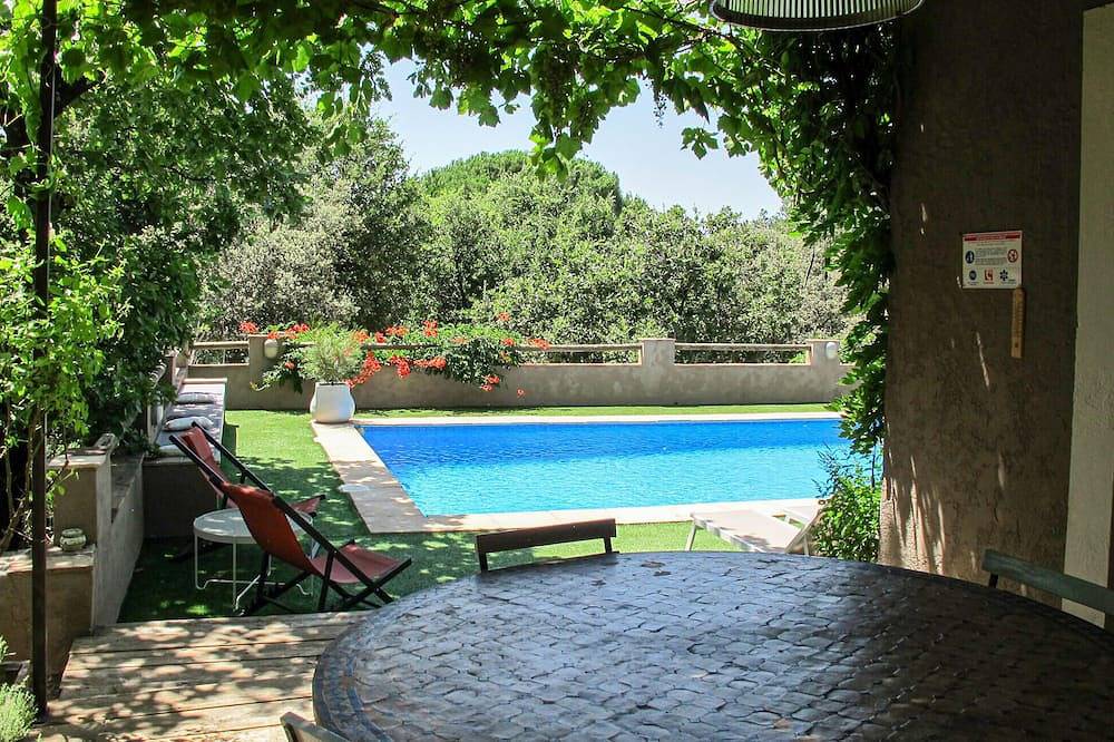 Amazing home in St Maximim La Ste Baum in Saint-Maximin-la-Sainte-Baume, Brignoles region