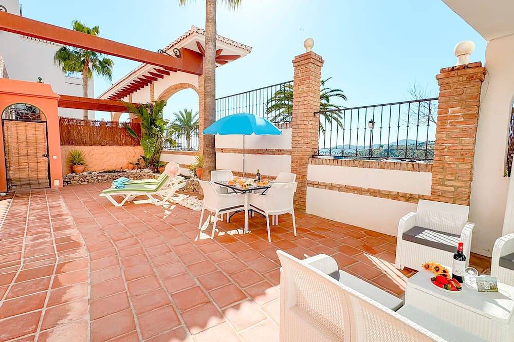 Entire apartment, 2 bed ground floor garden apartment in the beautiful village of Frigiliana in Frigiliana Road, Frigiliana
