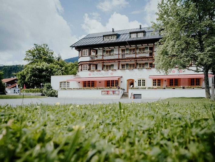 Hotel, mit Terrasse und Garten sowie Sauna in Bayrischzell