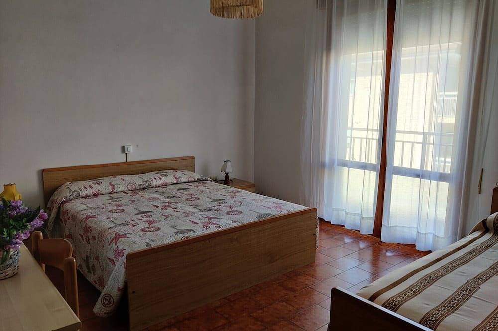 Apartamento entero, Amplio apartamento cerca de la playa in Caorle, Provincia de Venezia