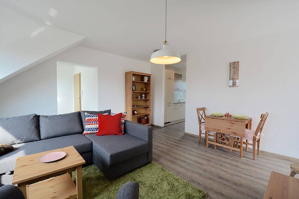 Ganze Wohnung, Ferienwohnung im romantischen Landhausstil - Wasser-Natur-Kultur-Erholung in Zehdenick, Ruppiner Seenland