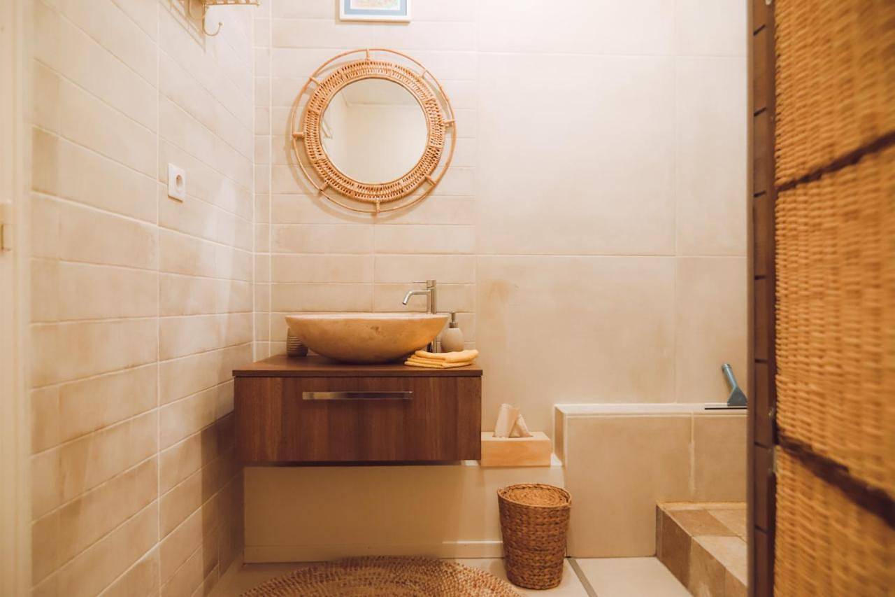 Family Room with Private Bathroom in Saint-Désiré, Région de Montluçon