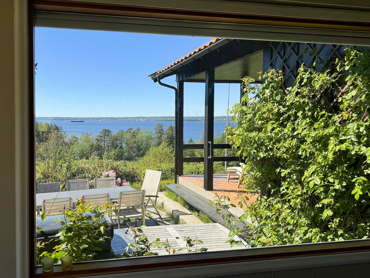Ferienhaus im Naturschutzgebiet auf Jeløy mit Blick auf den Fjord in Moss