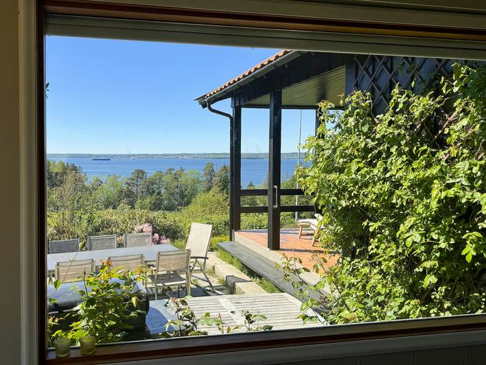 Ferienhaus im Naturschutzgebiet auf Jeløy mit Blick auf den Fjord in Moss