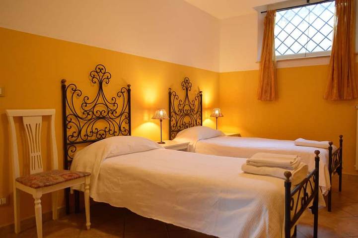 Gîte pour 4 personnes, avec piscine ainsi que terrasse et jardin à Fara in Sabina - 4