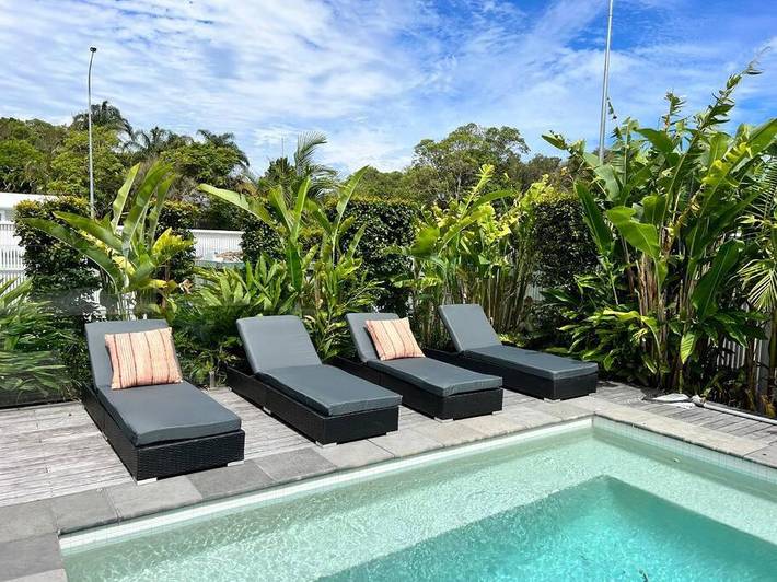 Holiday home for 8 people, with pool and hot tub as well as garden in Byron Bay