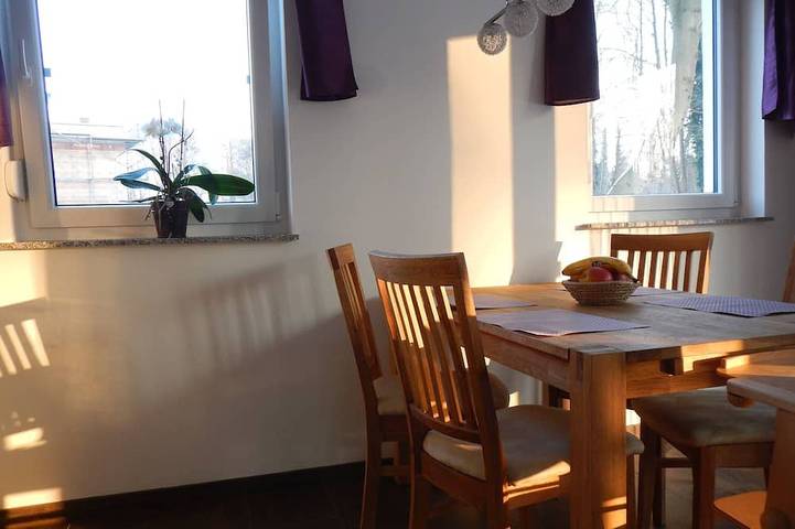 Ganze Wohnung, Ferienhaus Seebrise Moderne Fw am See ,  Ruderboot inklusive nach Verfügbarkeit in Storkower See, Storkow