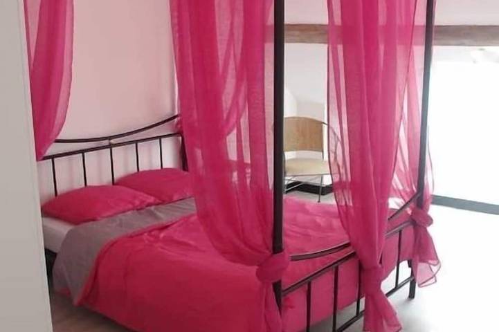 Gîte pour 12 personnes, avec jacuzzi et piscine, animaux acceptés à Saint-Sernin-du-Plain - 3