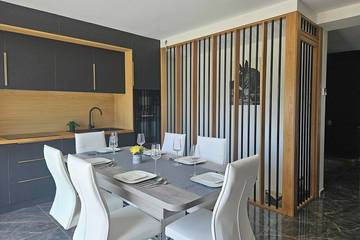 Location de vacances pour 8 personnes, avec jardin à Paray-Vieille-Poste