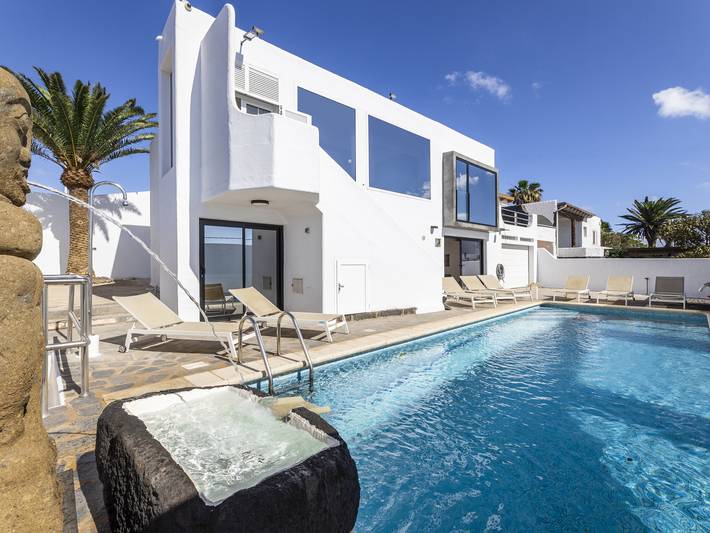 Chalet für 4 Personen, mit Balkon und Terrasse sowie Garten und Pool auf Lanzarote