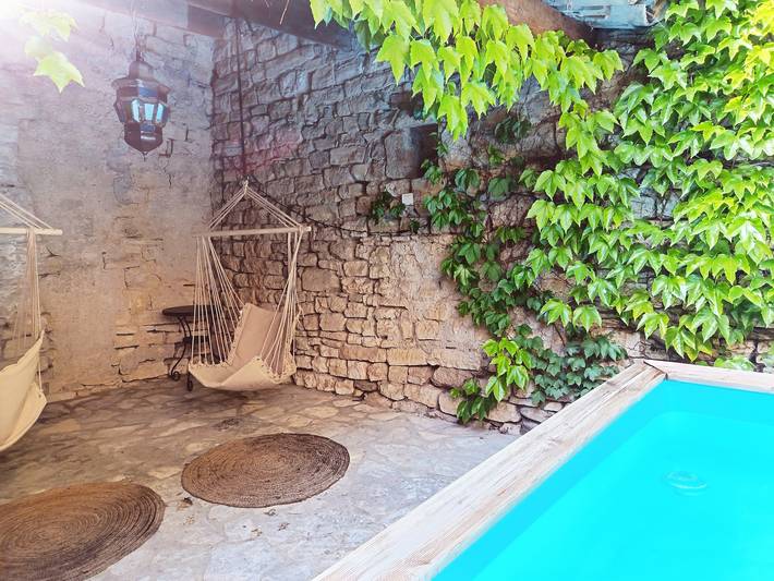 Holiday Home 'La Maison De Thomas' with Private Pool, Private Garden and Wi-Fi in Arpaillargues-et-Aureillac, Nimes region