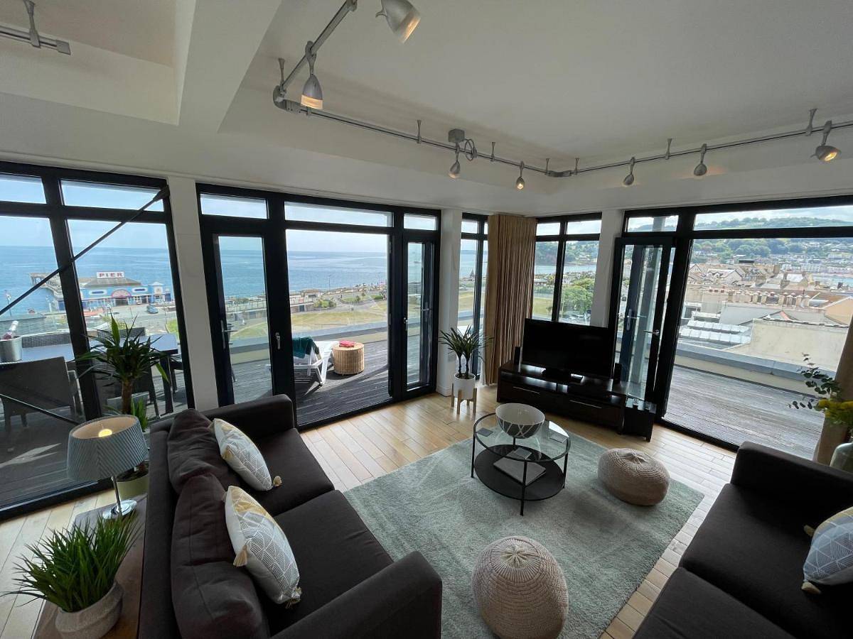 Entire apartment, Riviera Apartments - Five Stylish Penthouse Apartments with Unrivalled Sea Views of Teignmouth, Shaldon, The Jurassic Coastline & The Teign Estuary in Teignmouth, Devon