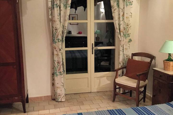 Charming 3-bedroom home with a private pool at the foot of Mont Ventoux. Stunning view in Bédoin, Parc naturel régional du Mont-Ventoux