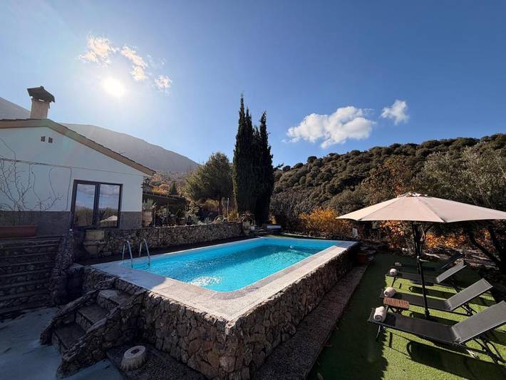 Casa rural para 13 personas, con vistas además de jardín y piscina, Se admiten mascotas en Güejar Sierra - 3