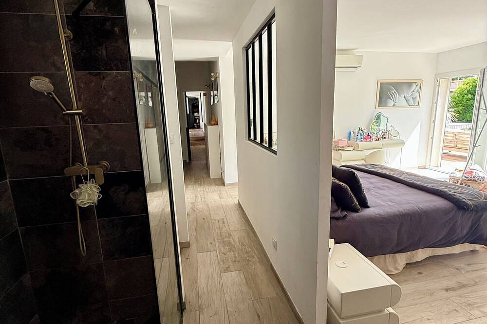 Spacious, bright, fully renovated villa in an excellent location. in Istres, Mittelmeerküste (Frankreich)