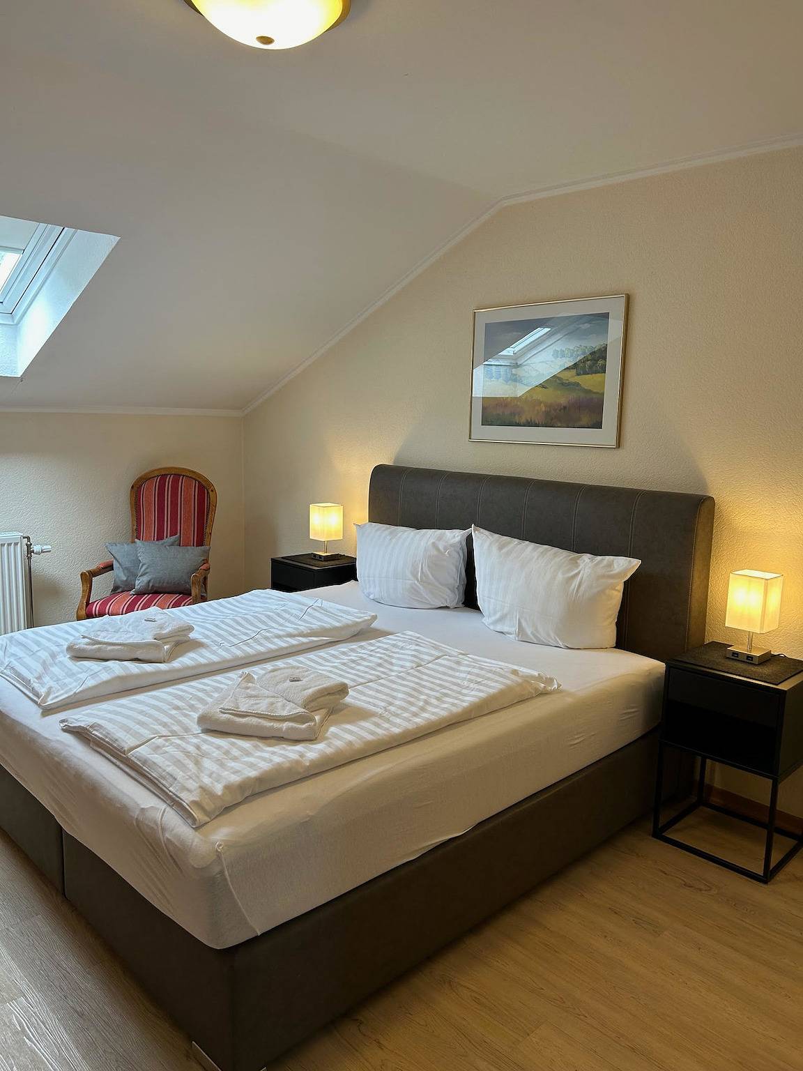 Ganze Ferienwohnung, Chiemgau Comfort B8 Ferienwohnung Oberaudorf mit direktem Bergblick auf den Kaiser sowie Hallenbad und Sauna in Oberaudorf, Bayerische Alpen