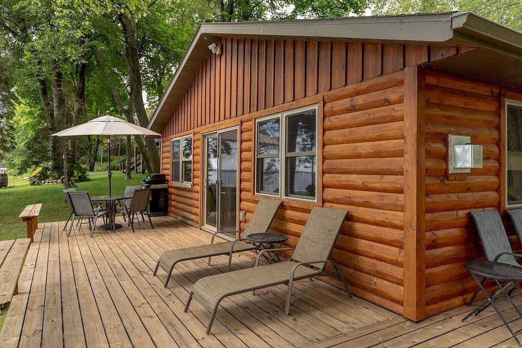 Premier Location on Crosslake - Hot Tub - Pontoon Rental - Waterslide - Games in Crosslake, Crow Wing County