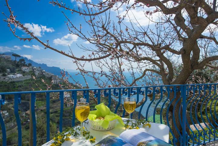 Ferienwohnung für 2 Personen, mit Balkon/Terrasse und Meerblick sowie Garten in Amalfi - 4