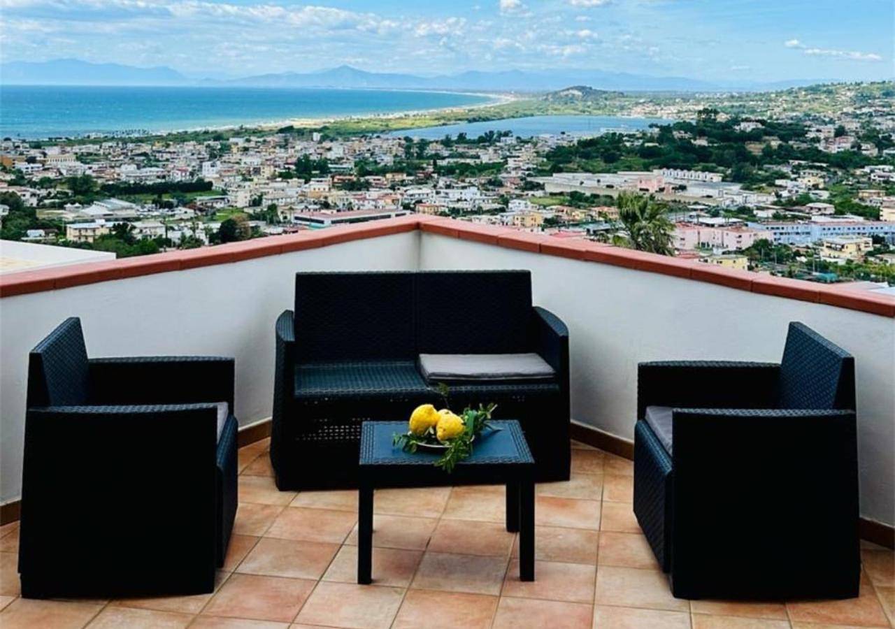 Near Acquamorta Beach - Villa Lamberti Casa Sole in Monte di Procida, Napoli e dintorni