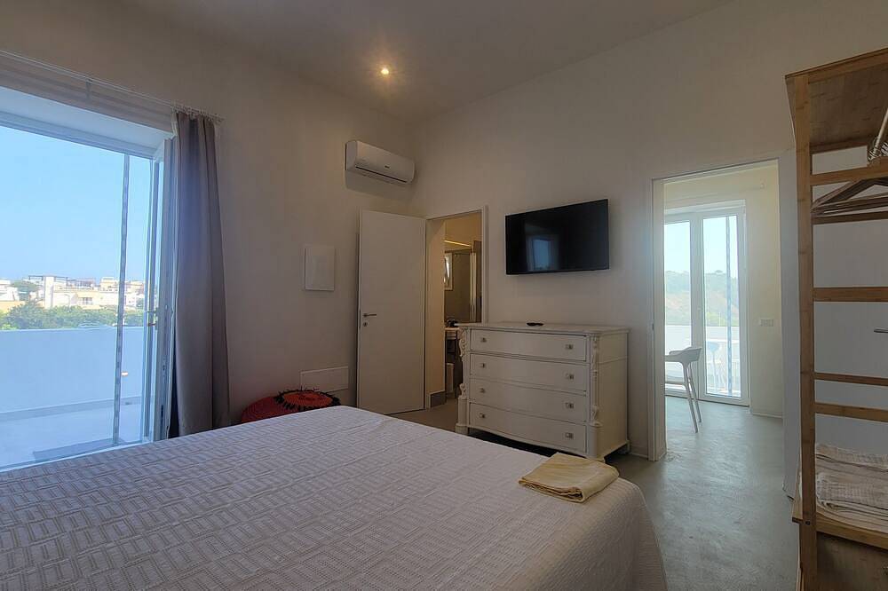 Ganze Wohnung, The Carob Tree - Suite in Procida, Neapel Provinz