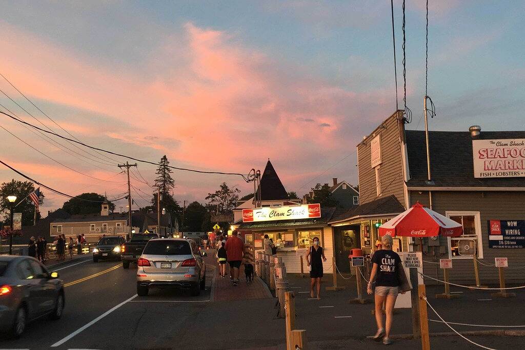 < 1 Mi to Beach! Kennebunk Cottage w/ Yard in Kennebunk, York County