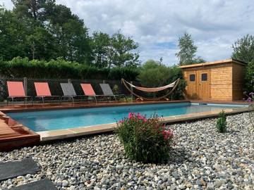 Gîte pour 8 personnes, avec piscine et jardin à Azur