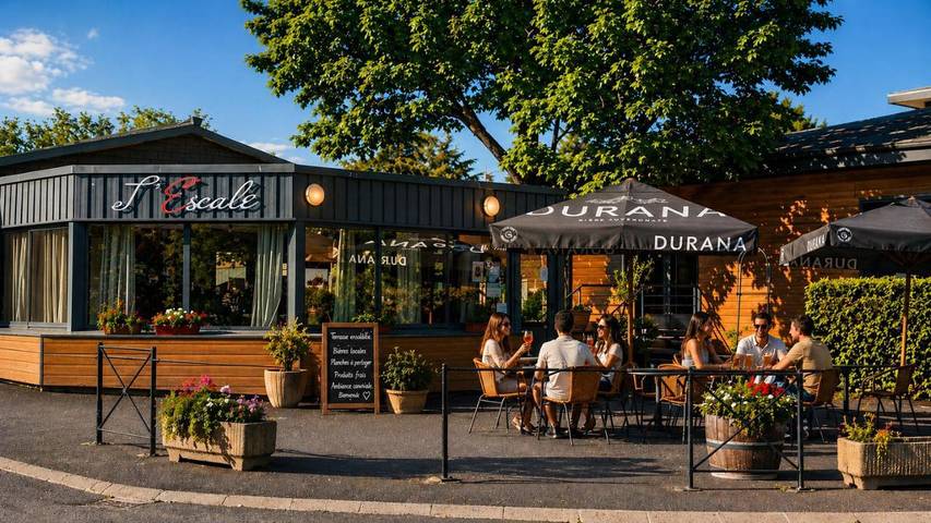 Location de vacances pour 4 personnes, avec Terrasse ainsi que Piscine et Vue à Ceyrat - 3