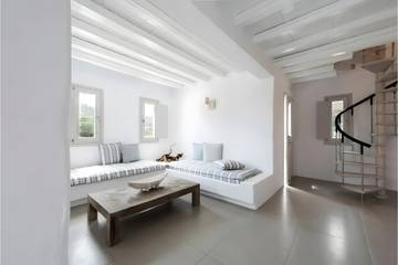 Vacation Rental for 4 Guests in Milos, Cyclades, Picture 1