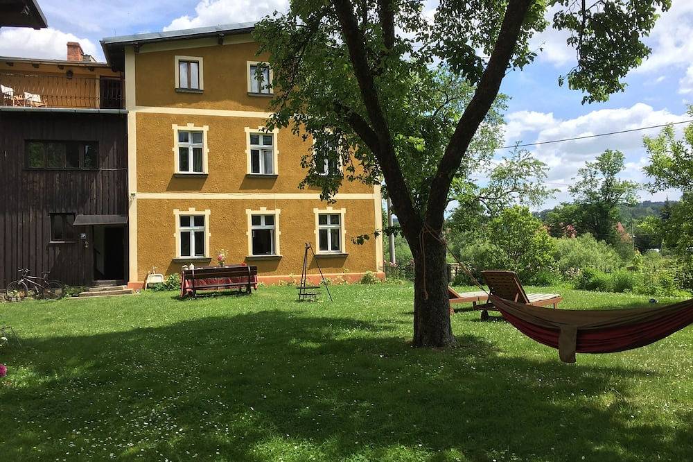Large holiday home for families and groups.\nwith yoga/playroom and garden in Sudeten (Polonia)