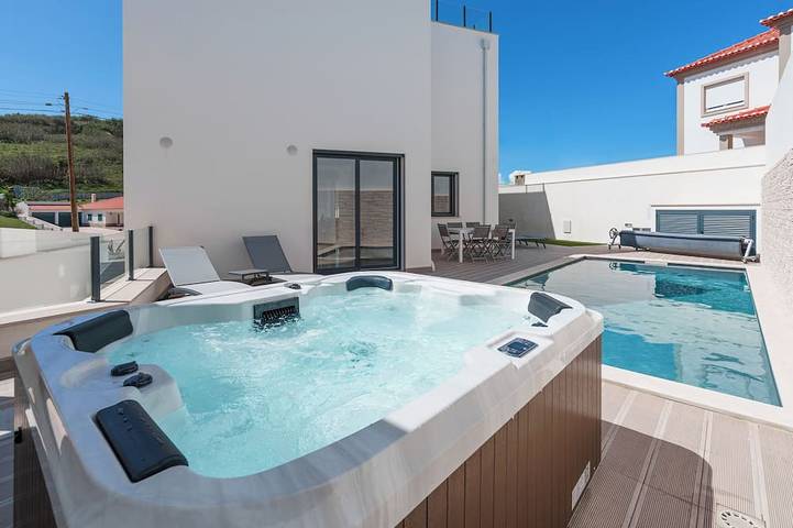 Ferienhaus für 12 Personen, mit Balkon und Whirlpool sowie Garten in Ribamar