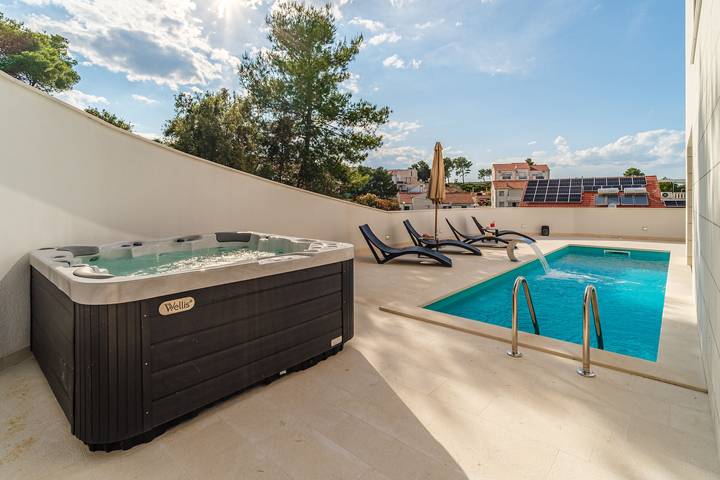 Villa pour 10 personnes, avec jardin ainsi que sauna et piscine, animaux acceptés à Sutivan - 2