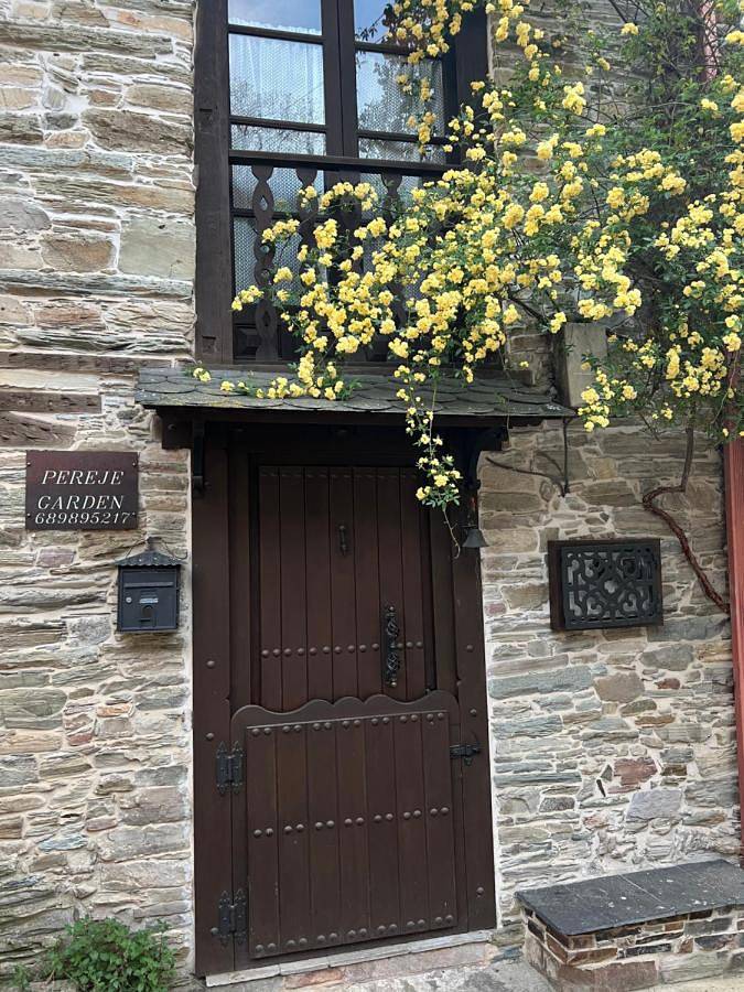 Casa rural para 4 personas, con vistas además de balcón y jardín - 1