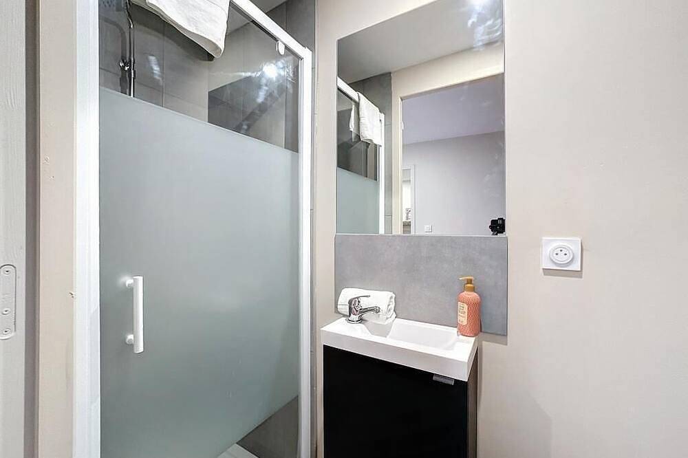 Entire apartment, Brand new apartment 2Pers. N°5 in Riom, Riom region