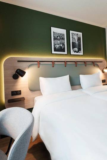 Hôtel pour 2 personnes, avec terrasse et vue, animaux acceptés dans Aeroport De Nice Cote D Azur