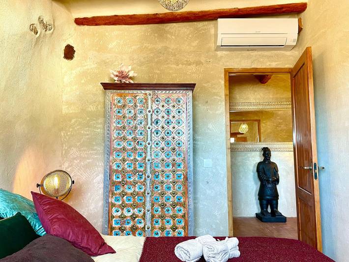 Country House 'El Kubo' with Mountain View, Wi-Fi and Air Conditioning in Olba, Teruel Området
