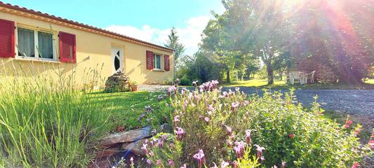 Gîte pour 4 personnes, avec jardin et terrasse à Chavagnac