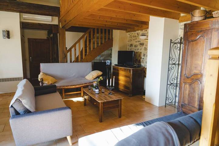 Gîte pour 6 personnes, avec piscine ainsi que jardin et jacuzzi à Fressac - 3