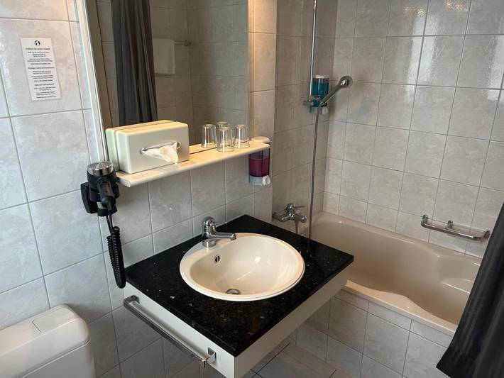 Hôtel pour 2 personnes, animaux acceptés à Spiez - 3