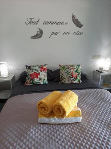 Gîte pour 2 personnes, avec balcon ainsi que vue et piscine à Papeete