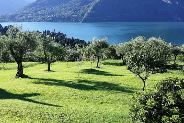 Ferienhaus für 4 Personen, mit Balkon und Terrasse sowie Garten und Seeblick in Tremezzo