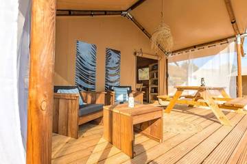 Mobil home pour 4 personnes, avec terrasse et piscine à Mirepeisset