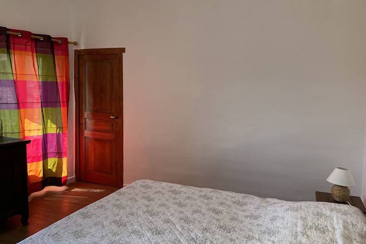 Location de vacances pour 8 personnes, avec terrasse et piscine à Saint-André-de-Cruzières - 3