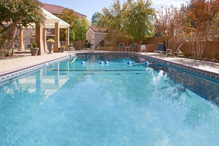 Ganzes Studio, Studio für 4 Personen mit Pool in Lubbock, Lubbock County