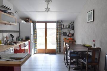 Gîte pour 7 personnes, avec balcon et jacuzzi à Puyloubier