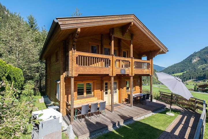 Chalet für 14 Personen, mit Sauna und Balkon sowie Whirlpool und Garten, mit Haustier