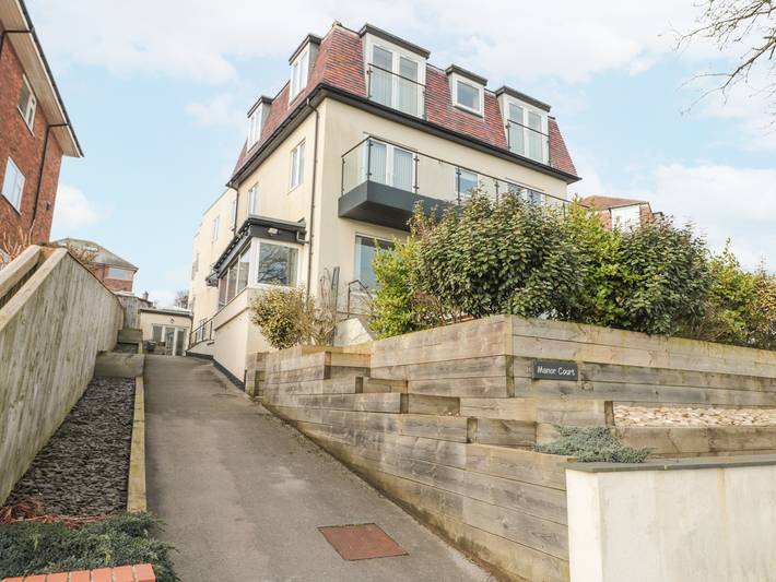 Apartment for 5 people, with Garden in Scarborough