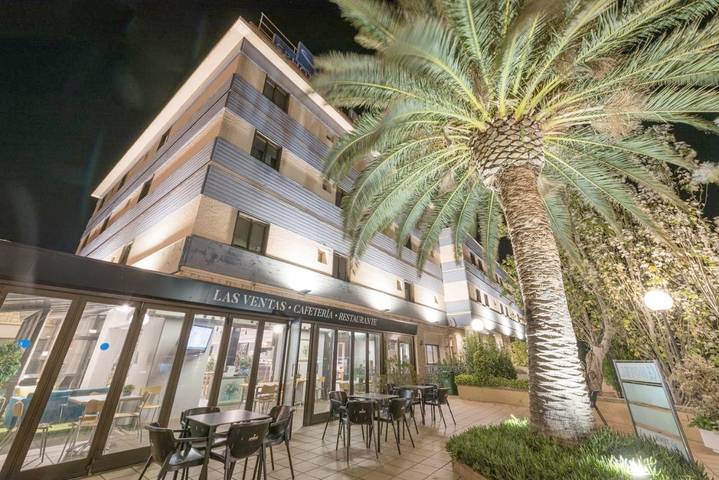Hôtel pour 10 personnes, avec Jacuzzi ainsi que Terrasse et Jardin à Saragosse