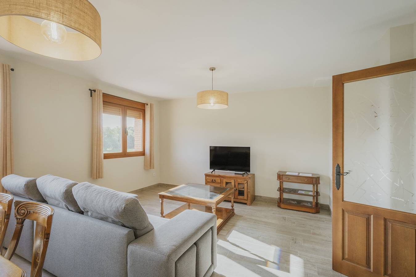 Casa rural 'Casas Rurales Velasco I I' con terraza privada, Wi-Fi y aire acondicionado in Cabañas de Polendos, Provincia de Segovia