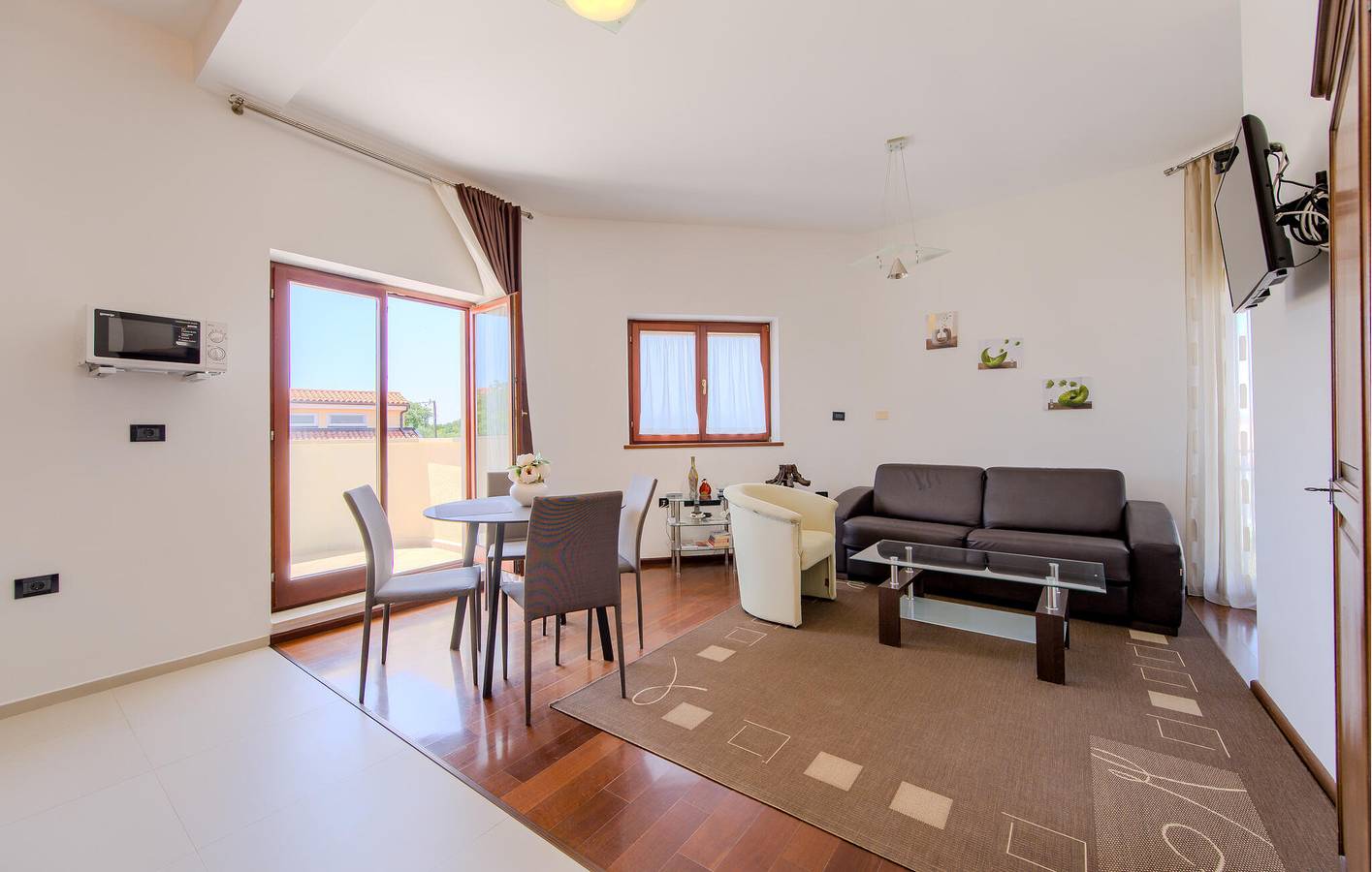 Ganze Ferienwohnung, Ferienwohnung für 4 Personen mit Garten in Stinjan, Südküste Istrien