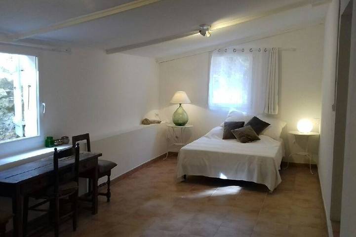 Near Aix-en-provence, country house, with pool without vis-à-vis in Aix-en-Provence, Mediterranean Coast (France)